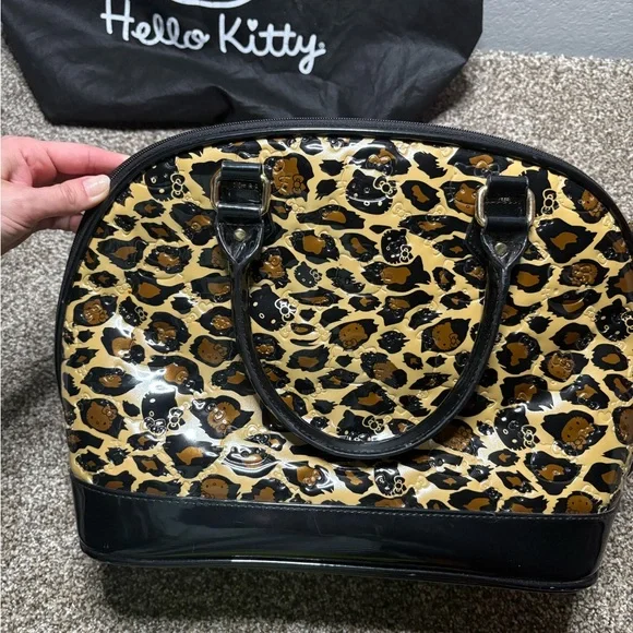 Loungefly Leopard Print Hello Kitty Purse - Picture 2 of 6